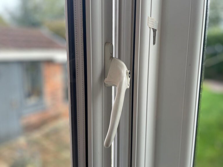 What U-values do solid conservatory roof replacements need to achieve?